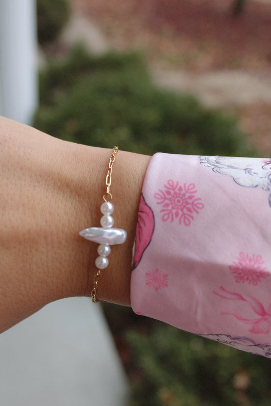 Frosted Pearl Bracelet